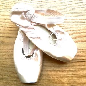 Aleksandra ✨ Russian Pointe Ballet Shoes Size 42